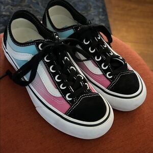 Vans Low-Top Sneakers in Pink, Blue, Black and White